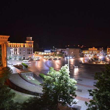 Central Apartments Kutaisi Luaran gambar