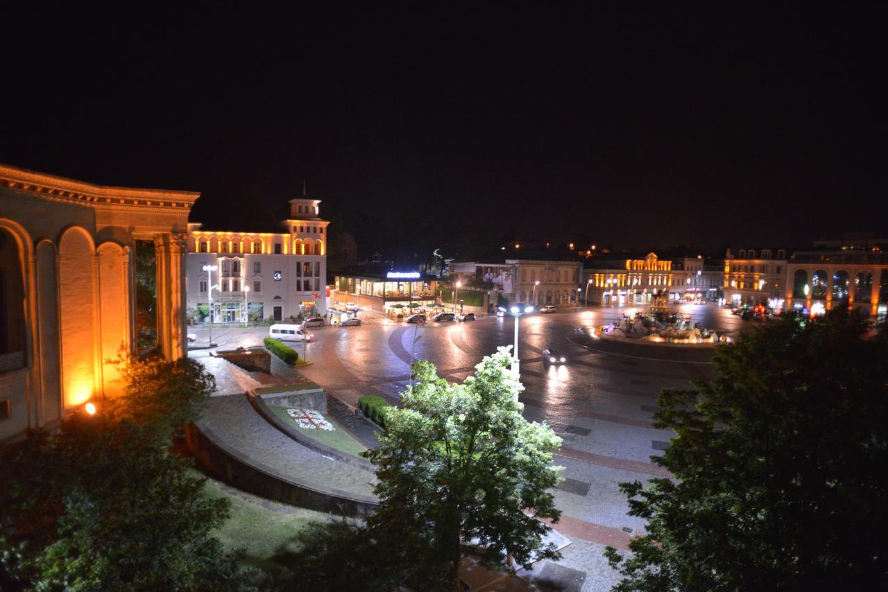 Central Apartments Kutaisi Luaran gambar